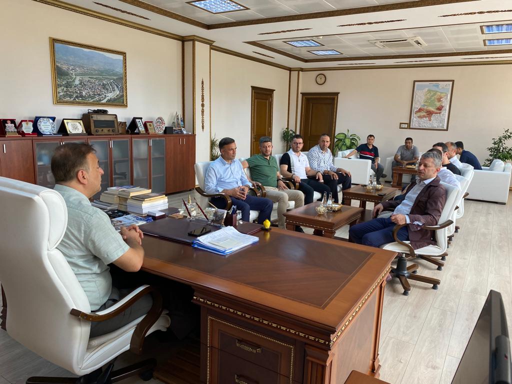 Belediye Başkanı Metin Atalay ve Girişimci İşadamları Vakfı Yönetim Kurulu Üyeleri Kaymakamımız Murat Güven’i Ziyaret Etti